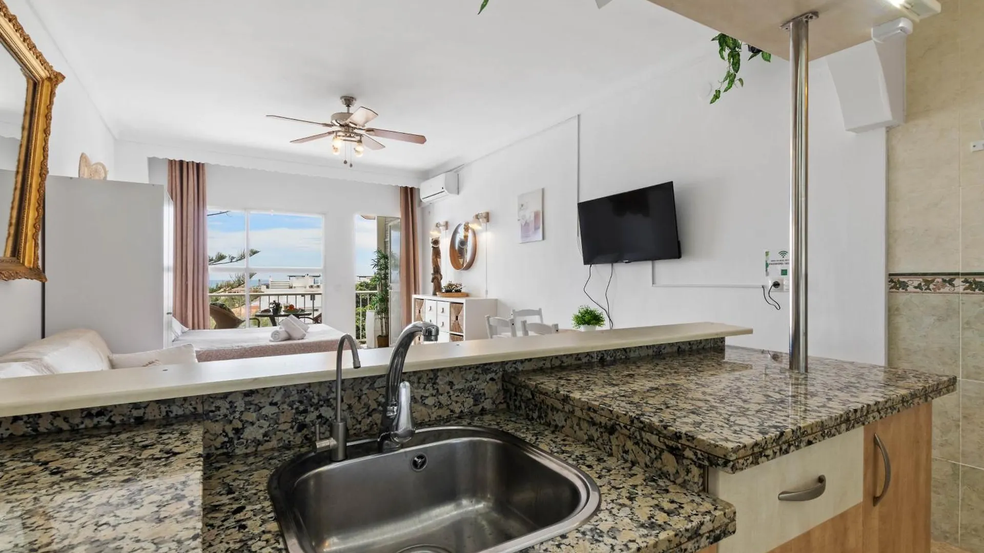 Carihuela Palace 414 By Ivi Real Estate 托雷莫利诺斯 0*,  西班牙